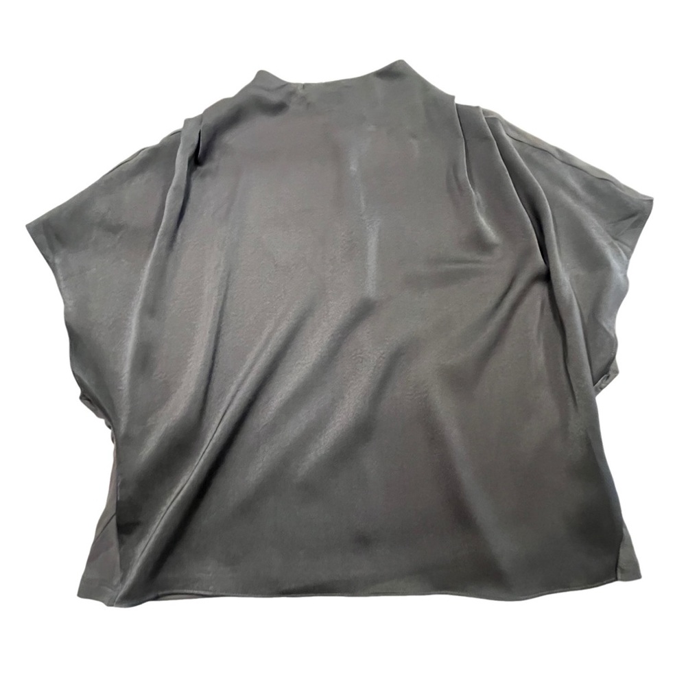 Reset Charcoal Top NWT Size L